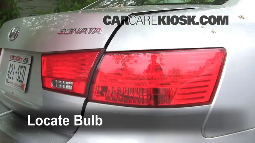 2009 Hyundai Sonata GLS 2.4L 4 Cyl. Lights Turn Signal - Rear (replace bulb)